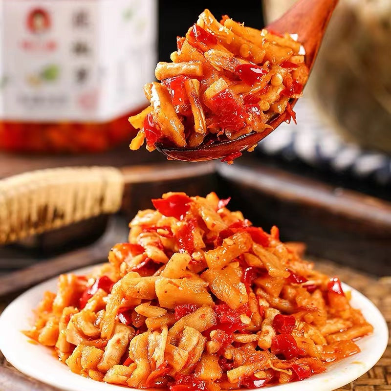 La Xiao Dong Numb&Spicy Dried Radish 200g 辣小董 萝卜干